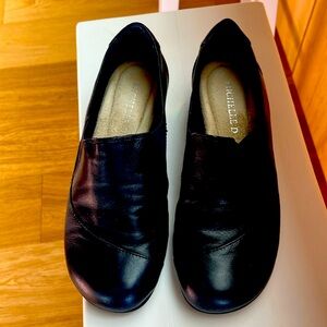 Michelle D leather shoes, navy.